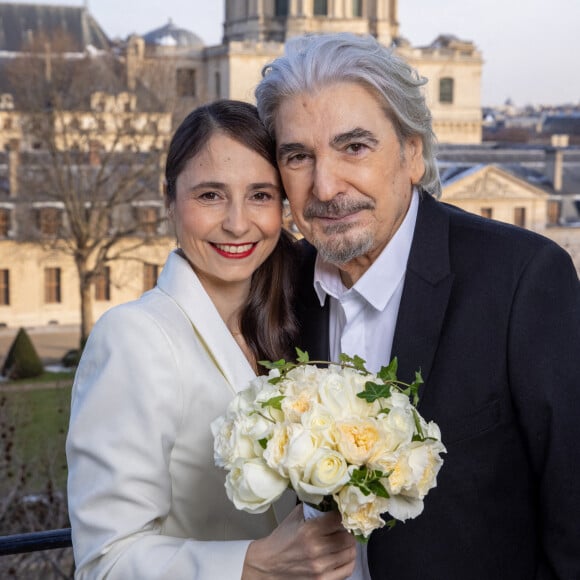 Exclusif - Mariage de Serge Lama et Luana Santonino à la mairie du 7ème arrondissement de Paris. Rachida Dati, Maire du 7ème a célébré le mariage. © Cyril Moreau/Bestimage