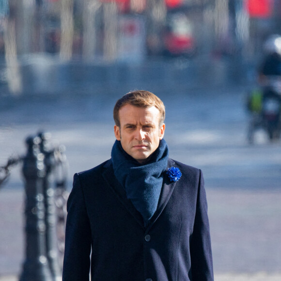 Emmanuel Macron lors d'une cérémonie à l'Arc de Triomphe et sur la Tombe du Soldat inconnu, dans le cadre des commémorations marquant le 103ème anniversaire de l'armistice du 11 novembre 1918 à Paris, France, le 11 novembre 2021. © Romain Gaillard/Pool/Bestimage 