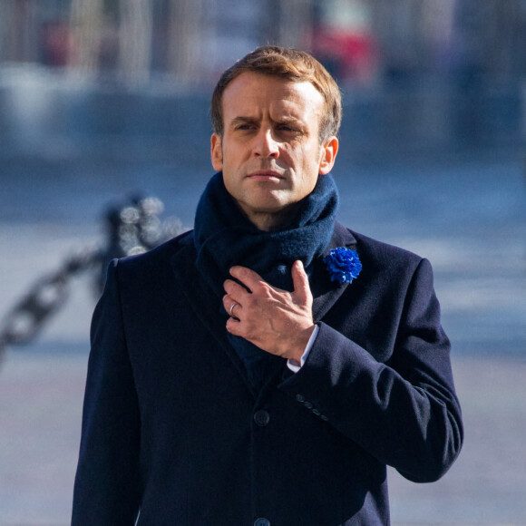 Emmanuel Macron lors d'une cérémonie à l'Arc de Triomphe et sur la tombe du Soldat inconnu à Paris © Romain Gaillard/Pool/Bestimage 