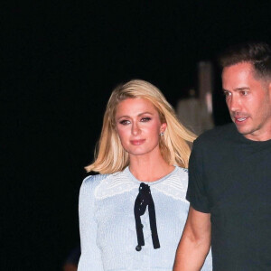 Paris Hilton et son fiancé Carter Reum vont dîner au restaurant "Nobu" à Los Angeles, le 3 juillet 2021.
