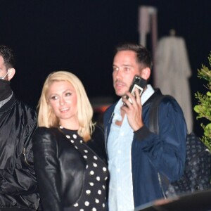Paris Hilton à la sortie du restaurant Nobu avec son fiancé Carter Reum à Malibu, le 5 avril 2021.