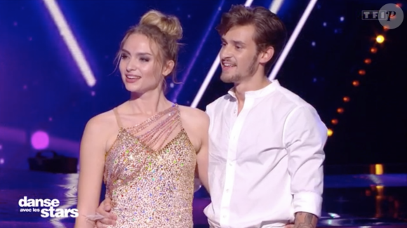 Aurélie Pons et Adrien Caby dans l'émission "Danse avec les stars", le 12 novembre 2021.