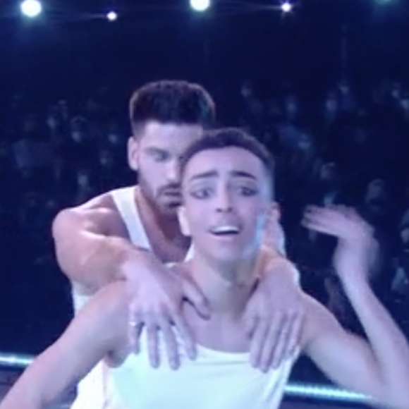 Bilal Hassani et Jordan Mouillerac dans l'émission "Danse avec les stars", le 12 novembre 2021.