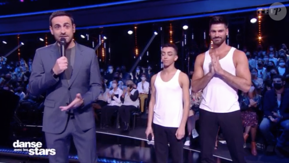 Bilal Hassani et Jordan Mouillerac dans l'émission "Danse avec les stars", le 12 novembre 2021.