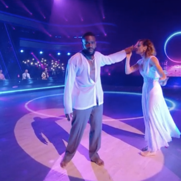 Tayc et Fauve Hautot dans l'émission "Danse avec les stars", le 12 novembre 2021.