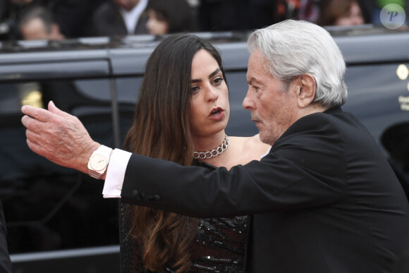 Alain Delon et sa fille Anouchka Delon - Montée des marches du film "A Hidden Life" lors du 72e Festival International du Film de Cannes.