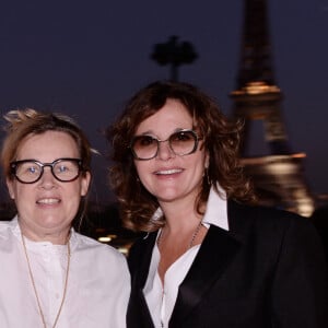 Semi-Exclusif - Hélène Darroze, Nathalie Blanc - Pour célébrer l’anniversaire de sa Maison, Nathalie Blanc réunissait, ce vendredi, les amis de la marque pour assister à un événement exclusif au Café de l’Homme, face à la Tour Eiffel. La maison a dévoilé sa dernière collection “Lazy Crazy Night in my Palace” lors de la soirée, en off du SILMO, le salon international de l’optique. Les célébrités, influenceurs, journalistes et opticiens ont pu découvrir les modèles en avant-première et M.Gardot a fait la surprise de venir chanter pour son amie Nathalie Blanc. Paris le 24 septembre 2021. © Bellak - Perusseau / Bestimage 