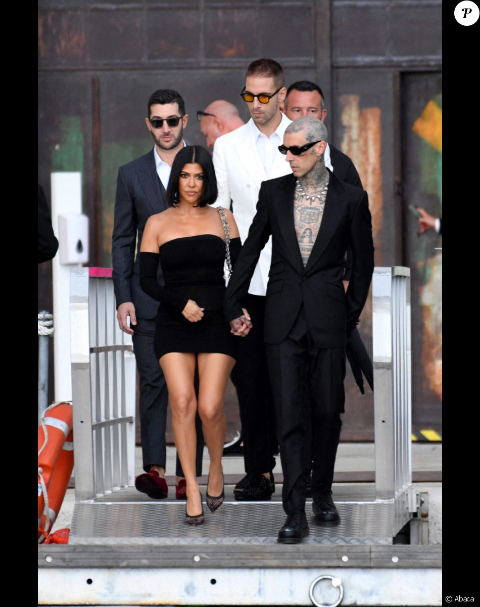 Kourtney Kardashian et Travis Barker ont sorti le grand jeu au défilé Dolce & Gabbana, collection "Alta Sartoria", à Venise.