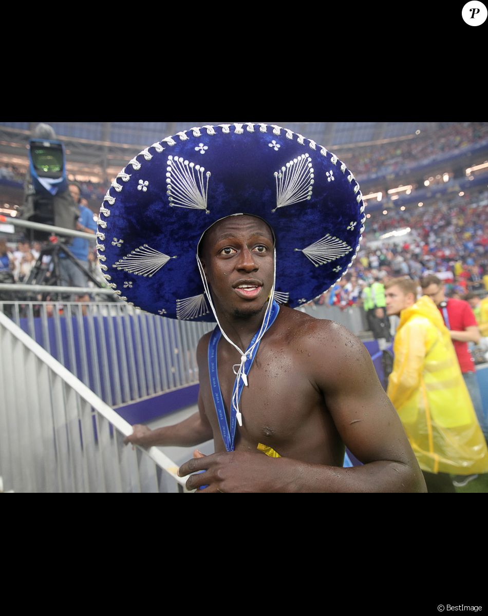 Benjamin Mendy - L'équipe de France sur la pelouse du stade Loujniki après leur victoire sur la Croatie (4-2) en finale de la Coupe du Monde 2018 (FIFA World Cup Russia2018), le 15 juillet 2018.