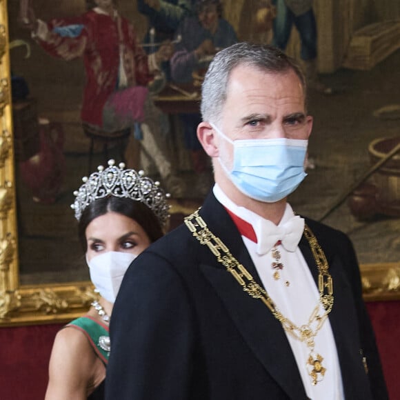 Le roi Felipe VI et la reine Letizia d'Espagne, reçoivent Sergio Mattarella, président de la République italienne et sa femme Laura, pour un dîner de gala au Palais Royal à Madrid, le 16 novembre 2021. © Jack Abuin/Zuma Press/Bestimage