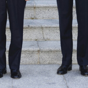 Le président italien Sergio Mattarella et sa fille Laura reçus à déjeuner par le roi Felipe VI et la reine Letizia d'Espagne, au palais de la Zarzuela à Madrid, le 16 novembre 2021.