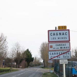 La maison en construction de Delphine Jubillar (Aussaguel) , disparue sans laisser de traces depuis le 16 décembre 2020 à Cagnac les Mines dans le Tarn. Un gendarme et une équipe du service des eaux ont mené des investigations pour chercher des traces dans le réseau raccordé à la maison. Le 7 janvier 2021  © Frédéric Maligne / Bestimage