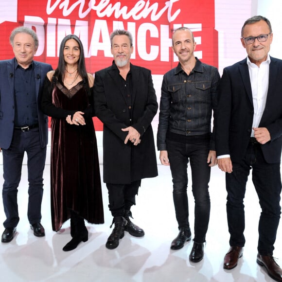 Exclusif - Michel Drucker, Azucena Pagny, Florent Pagny, Calogero et Emmanuel Chaunu - Enregistrement de l'émisssion Vivement dimanche au studio Gabriel, presentée par Michel Drucker . Diffusion sur France 2 le 21 Novembre 2021 . © Guillaume Gaffiot / Bestimage