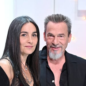 Exclusif - Florent Pagny et son épouse Azucena - Enregistrement de l'émisssion Vivement dimanche au studio Gabriel, presentée par Michel Drucker . Diffusion sur France 2 le 21 Novembre 2021 . © Guillaume Gaffiot / Bestimage