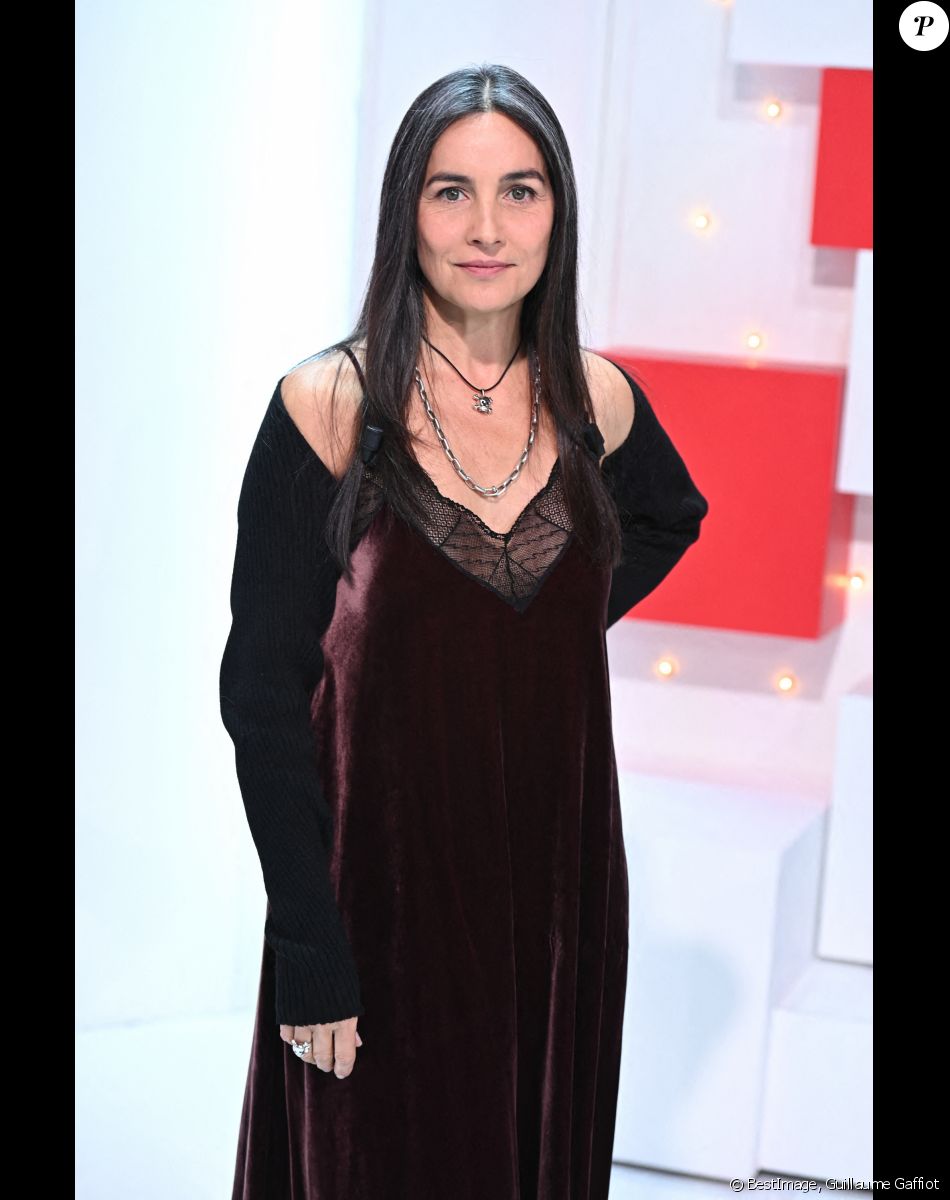Exclusif - Azucena Caamaño Pagny - Enregistrement de l'émisssion Vivement dimanche au studio Gabriel, presentée par Michel Drucker . Diffusion sur France 2 le 21 Novembre 2021 . © Guillaume Gaffiot / Bestimage