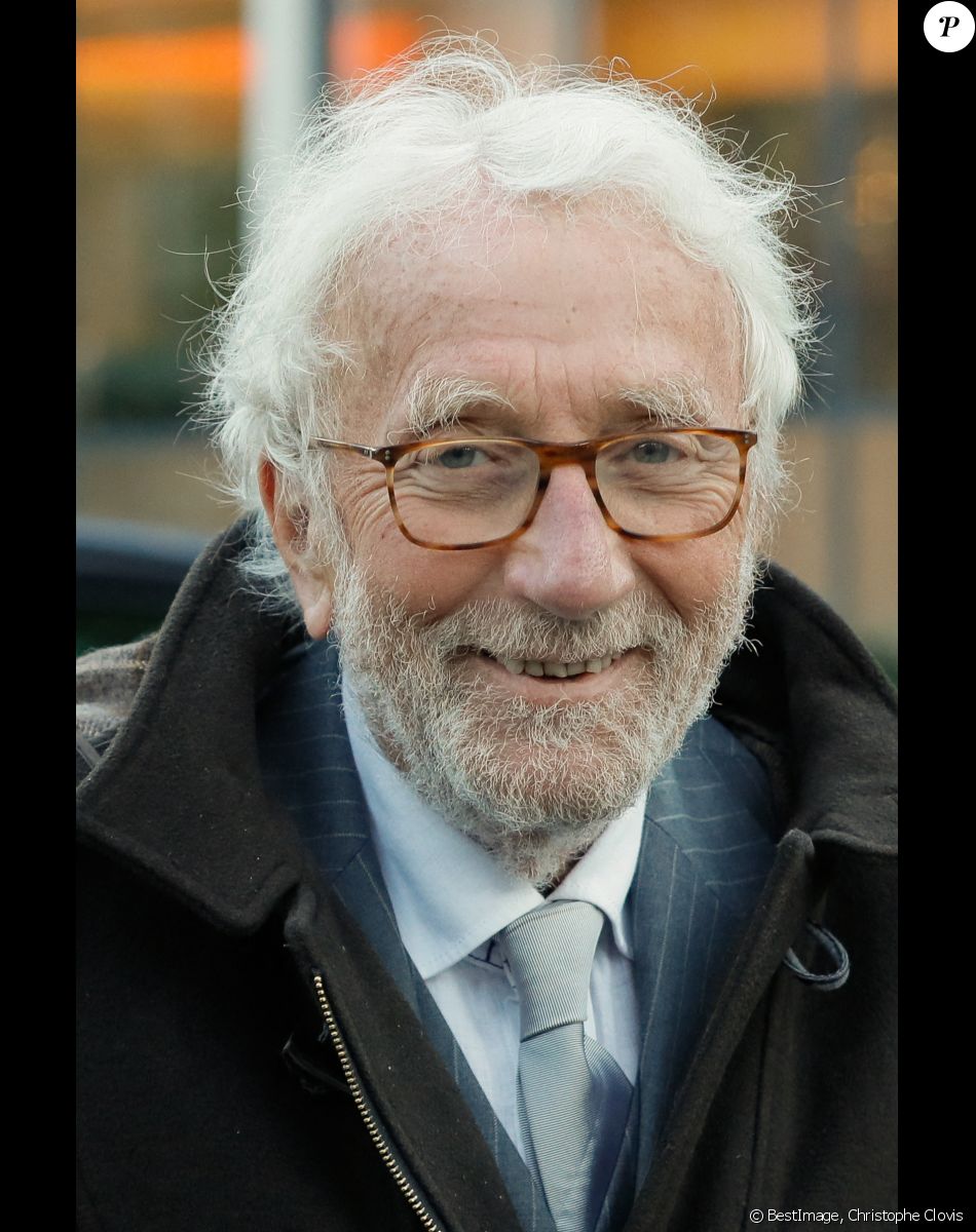 Exclusif - Jacques Vendroux - Arrivées de l'émission "Vivement Dimanche Prochain" qui sera diffusée le 21 novembre 2021 au studio Gabriel à Paris, France, le 03 novembre 2021. © Christophe Clovis / Bestimage