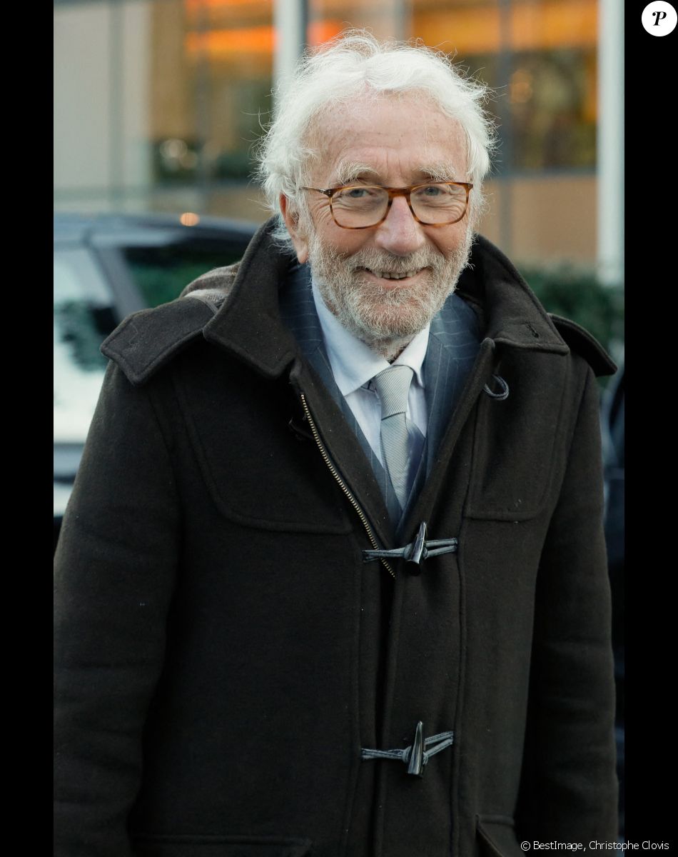 Exclusif - Jacques Vendroux - Arrivées de l'émission "Vivement Dimanche Prochain" qui sera diffusée le 21 novembre 2021 au studio Gabriel à Paris, France, le 03 novembre 2021. © Christophe Clovis / Bestimage