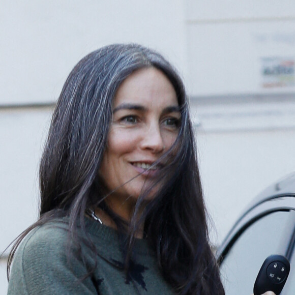 Exclusif - Azucena Caamaño (Caamano), femme de Florent Pagny - Arrivées de l'émission "Vivement Dimanche" qui sera diffusée le 21 novembre 2021 au studio Gabriel à Paris, France, le 03 novembre 2021. © Christophe Clovis / Bestimage