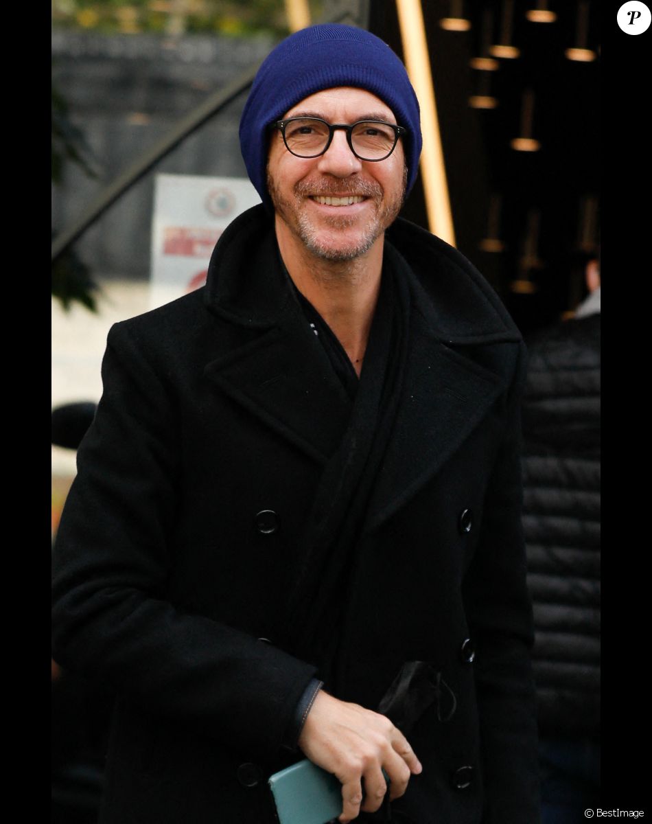 Exclusif - Calogero (Calogero Joseph Salvatore Maurici) - Arrivées de l'émission "Vivement Dimanche" qui sera diffusée le 21 novembre 2021 au studio Gabriel à Paris, France, le 03 novembre 2021. © Christophe Clovis / Bestimage