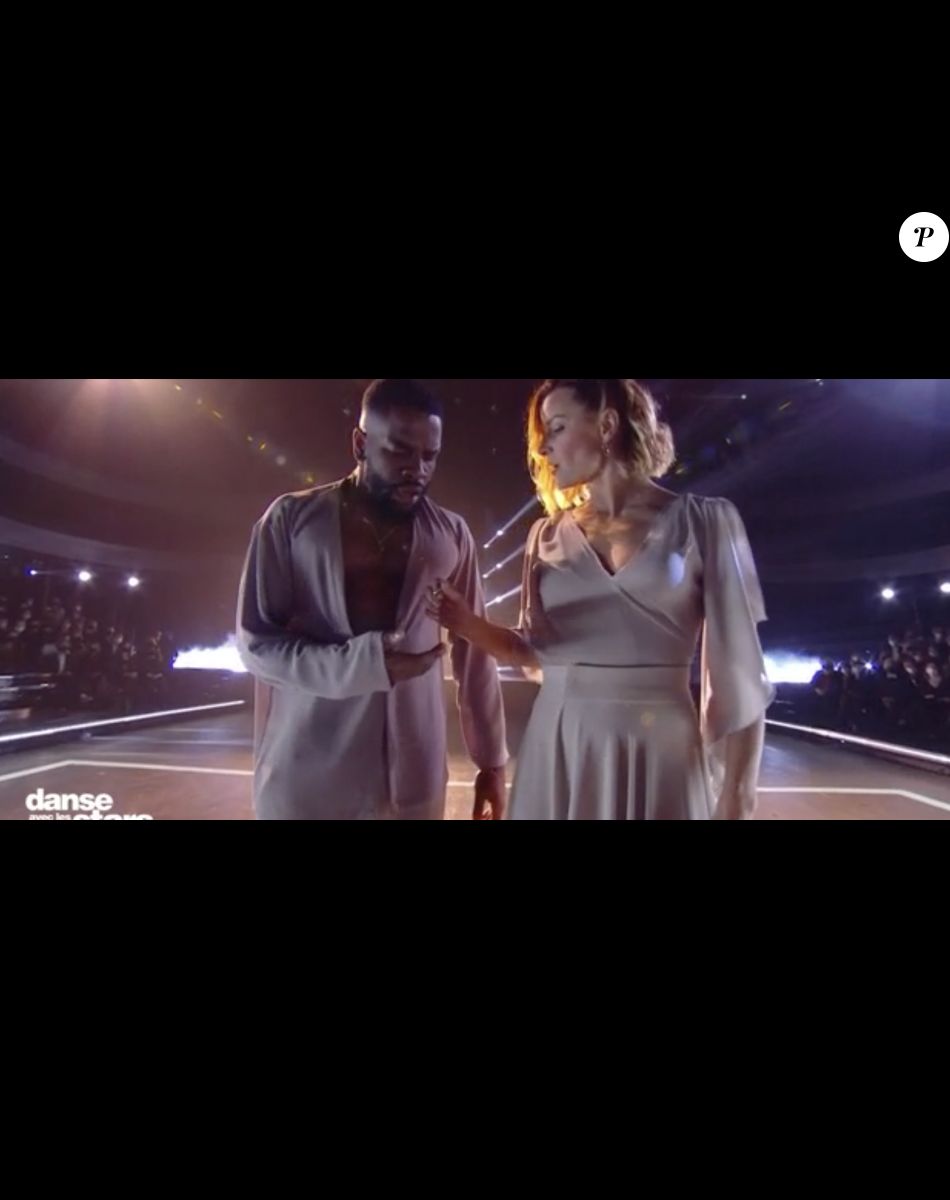 Tayc et Fauve Hautot lors de la demi-finale de "Danse avec les stars" - 19 novembre 2021, TF1
