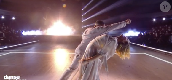 Tayc et Fauve Hautot lors de la demi-finale de "Danse avec les stars" - 19 novembre 2021, TF1
