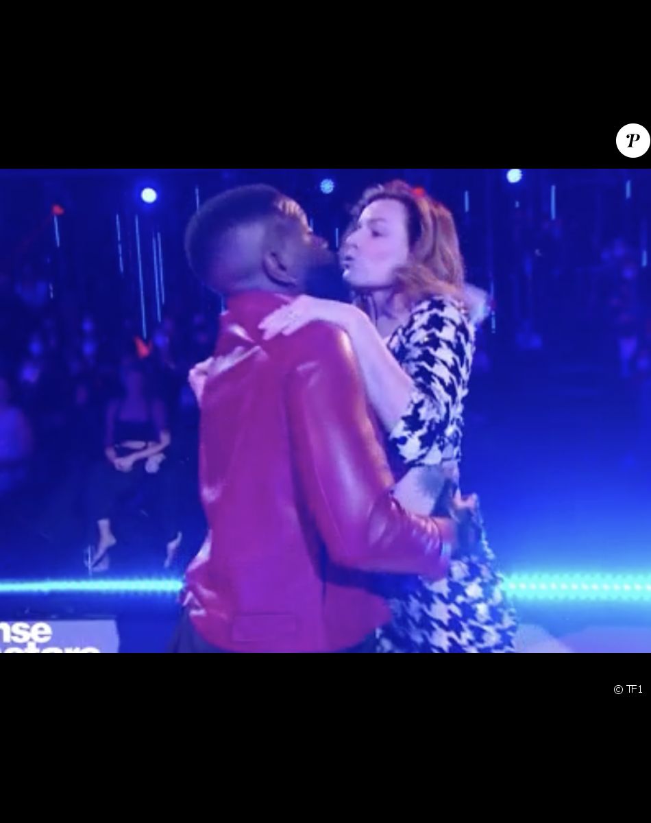 Tayc et Fauve Hautot s'embrassent dans "Danse avec les stars"