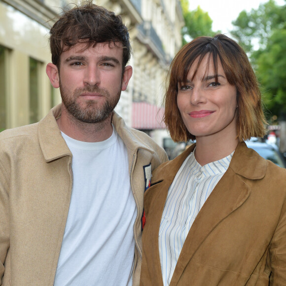 Fauve Hautot et son compagnon Jules Renault - Photocall de la premiére du spectacle "Bionic Showgirl" avec V. Modesta au Crazy Horse à Paris. © Veeren/Bestimage