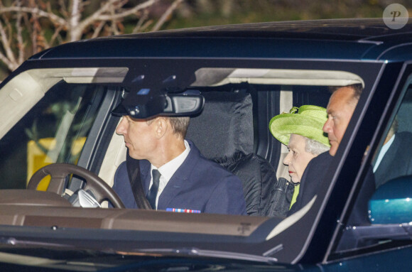La reine Elizabeth II se rend au baptême d'August, le fils de la princesse Eugenie, à la All Saints Chapel de Windsor, le 21 novembre 2021