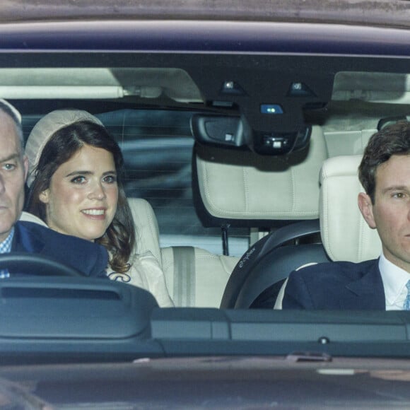 La princesse Eugenie et son mari Jack Brooksbank se rendent au baptême de leur fils August à la All Saints Chapel de Windsor, le 21 novembre 2021