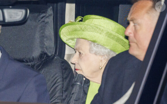 La reine Elizabeth II se rend au baptême d'August, le fils de la princesse Eugenie, à la All Saints Chapel de Windsor, le 21 novembre 2021