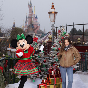 Laetitia Casta fête Noël à Disneyland Paris. Marne-La-Vallée, novembre 2021. © Disney via Bestimage