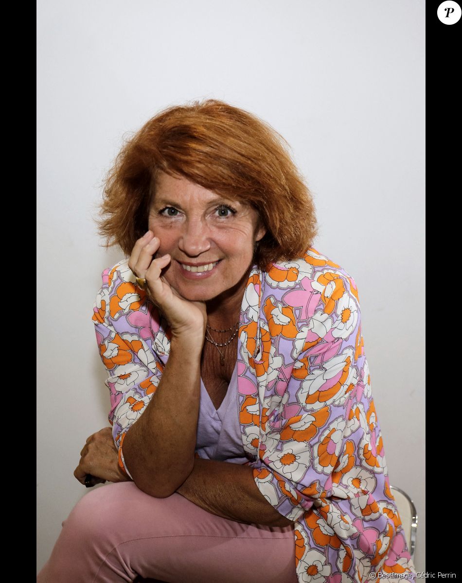 Exclusif - Portrait de Véronique Genest, lors de l'enregistrement de l'émission "L'Instant de Luxe". Le 23 septembre 2021 © Cédric Perrin / Bestimage