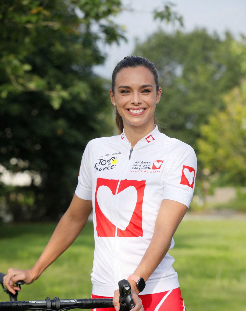 Exclusif - Marine Lorphelin (Miss France 2013) - Préparatifs avant l'étape du coeur lors du Tour de France 2021 entre Changé et Laval, France, le 30 juin 2021. © Christophe Clovis/Bestimage