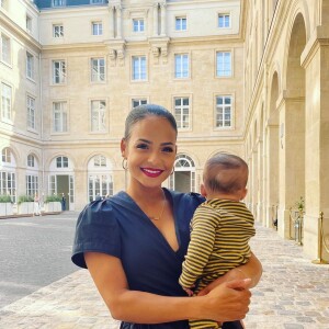 Christina Milian à Paris avec son fils Kenna, 6 mois.