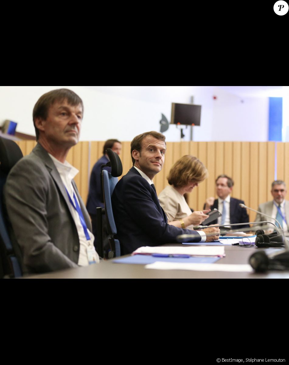 Le président de la république française, Emmanuel Macron accompagné de Nicolas Hulot participent au sommet sur les interconnections énergétiques à l'Agence Européenne pour la Sécurité Maritime, Lisbonne, Portugal, le 27 juillet 2018. © Stéphane Lemouton/Bestimage