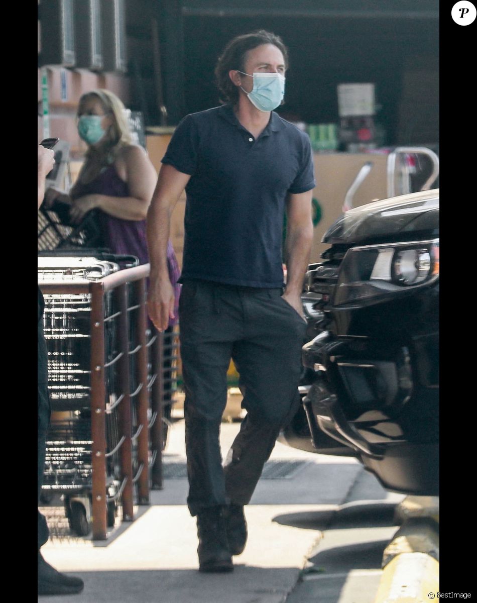 Exclusif - Casey Affleck fait ses courses à Los Feliz le 30 aout 2021.