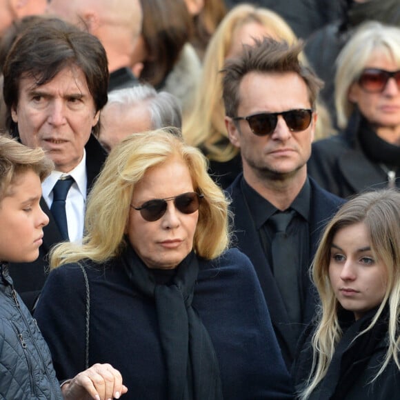 Cameron Smet, Sylvie Vartan, sa fille Darina Scotti, David Hallyday - Sorties de l'église de la Madeleine après les obsèques de Johnny Hallyday à Paris le 9 décembre 2017. © Veeren / Bestimage