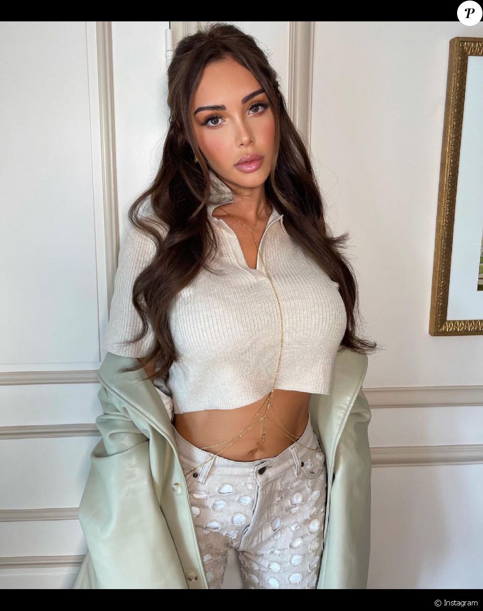 Nabilla, comblée par son mari Thomas Vergara et leur fils Milann.