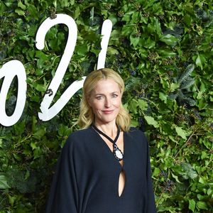 Gillian Anderson au photocall de la soirée des "British Fashion Awards 2021" à Londres, le 29 novembre 2021.