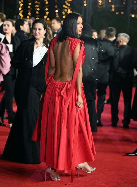 Maya Jama au photocall de la soirée des "British Fashion Awards 2021" à Londres, le 29 novembre 2021.
