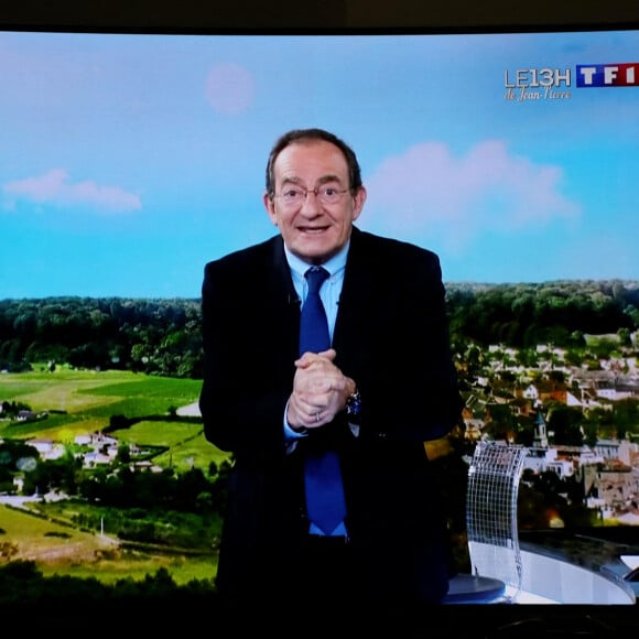 Dernier JT de Jean-Pierre Pernaut sur TF1 aprés 33 ans de présentation. Paris, le 18 Décembre 2020. © Dominique Jacovides / Bestimage