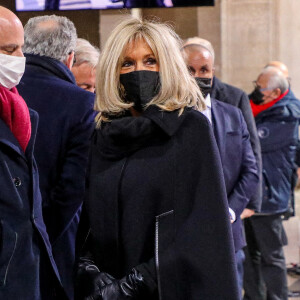 La Première Dame Brigitte Macron lors de la cérémonie solennelle d'entrée de la diva Joséphine Baker au Panthéon à Paris, France, le 30 novembre 2021. Le cénotaphe de la danseuse et chanteuse française d'origine américaine qui a combattu pour la Résistance française et contre le racisme, Joséphine Baker (1906-1975). L'icône sera la sixième femme sur 80 personnalités illustres à recevoir l'honneur d'être accueillie au Panthéon. © Dominique Jacovides/Bestimage 