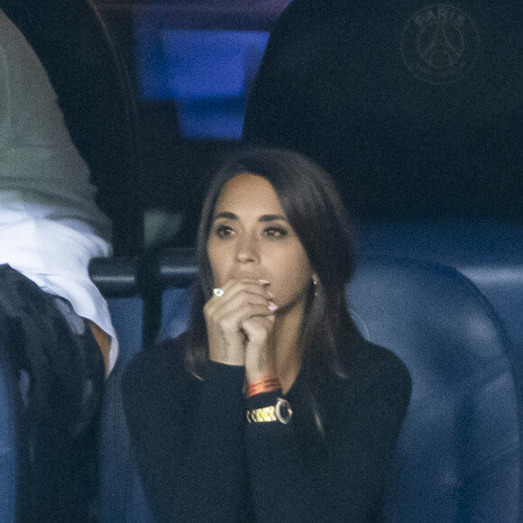 Antonella Roccuzzo - People assistent à la victoire du PSG (2) face à Manchester City (0) lors de la deuxième journée de la Ligue des champions au Parc des Princes à Paris le 28 septembre 2021. © Cyril Moreau/Bestimage