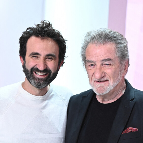 Exclusif - Mathieu Madénian et Eddy Mitchell - Enregistrement de l'émission "Vivement Dimanche prochain" présentée par M.Drucker et diffusée le 5 décembre sur France 2. Le 23 novembre 2021 © Guillaume Gaffiot / Bestimage