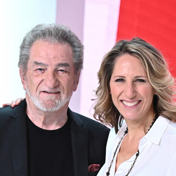 Exclusif - Eddy Mitchell et Maud Fontenoy - Enregistrement de l'émission "Vivement Dimanche prochain" présentée par M.Drucker et diffusée le 5 décembre sur France 2. Le 23 novembre 2021 © Guillaume Gaffiot / Bestimage 