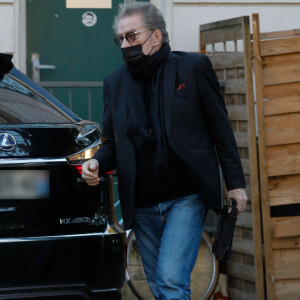 Exclusif - Eddy Mitchell - Arrivées de l'enregistrement de l'émission "Vivement Dimanche Prochain" qui sera diffusée le 5 décembre 2021 au studio Gabriel à Paris, France, le 23 novembre 2021. © Christophe Clovis / Bestimage 