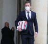 Olivier Véran, ministre de la solidarité et de la santé à la sortie du conseil des ministres du 24 novembre 2021 au palais de l'Elysée à Paris le 24 novembre 2021. © Panoramic / Bestimage