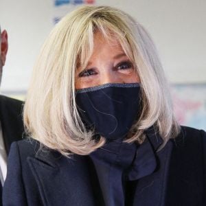 La première Brigitte Macron et Jean-Michel Blanquer, ministre de l'éducation nationale, visitent l'école primaire Jules Ferry à Ormesson sur Marne. La première dame a pu échanger avec Buddy, robot de télé-éducation. © Panoramic / Bestimage