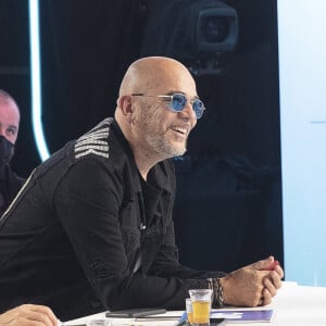 Pascal Obispo lors de l'émission Touche pas à mon poste (TPMP) diffusée en direct sur C8 le 2 novembre 2021. © Jack Tribeca / Bestimage