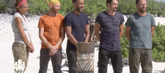 Jade, Phil, Laurent, Claude et Ugo lors de la finale de "Koh-Lanta, La Légende", sur TF1.